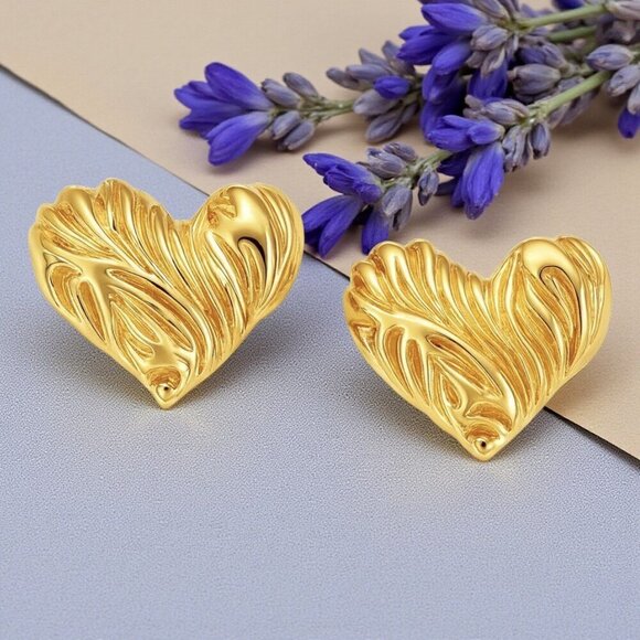18K Gold Plated Stainless Steel Minimalist Textured Heart Stud Earrings - Picture 8 of 9